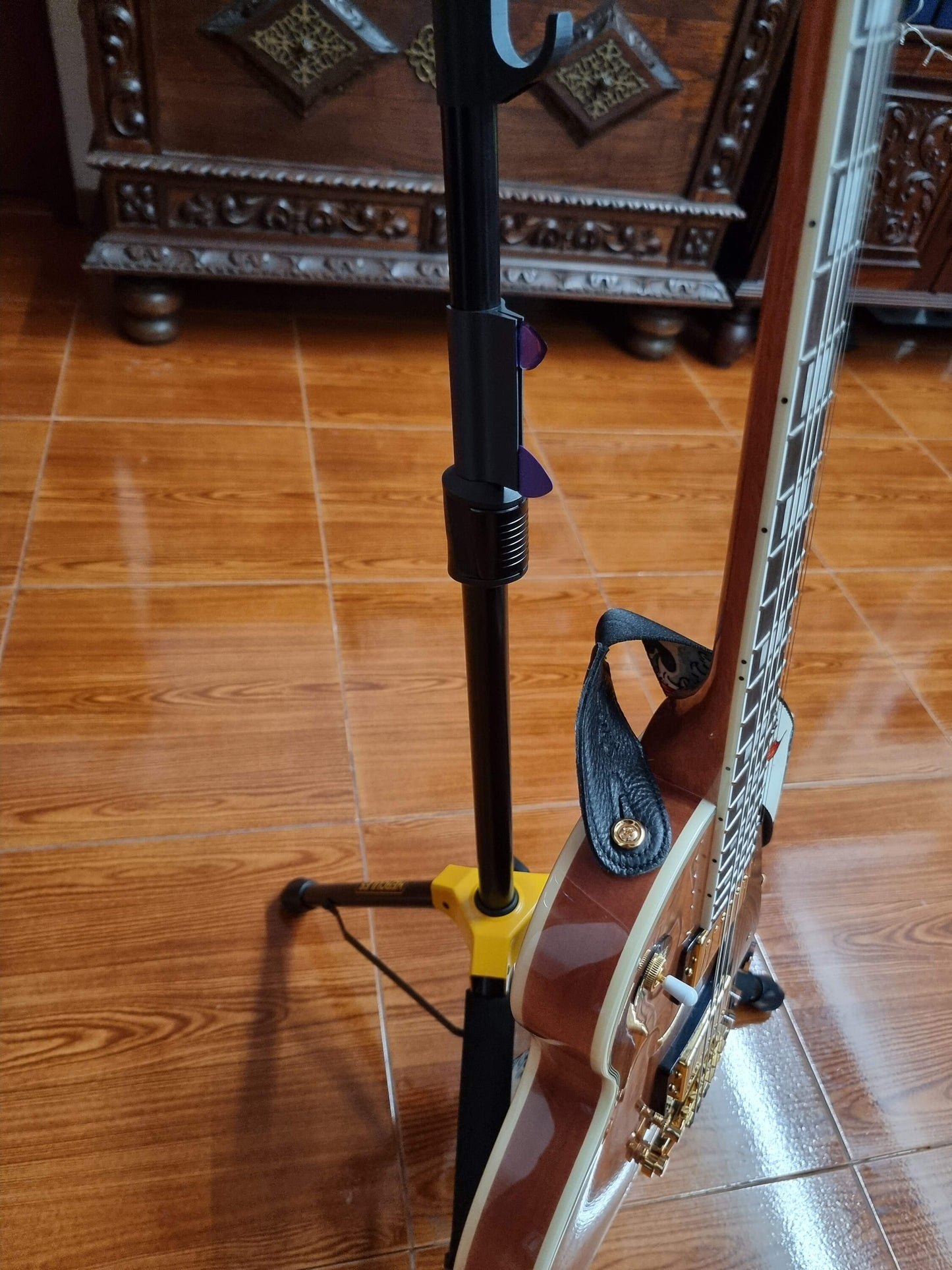 Hercules Guitar Stand Pick Holder